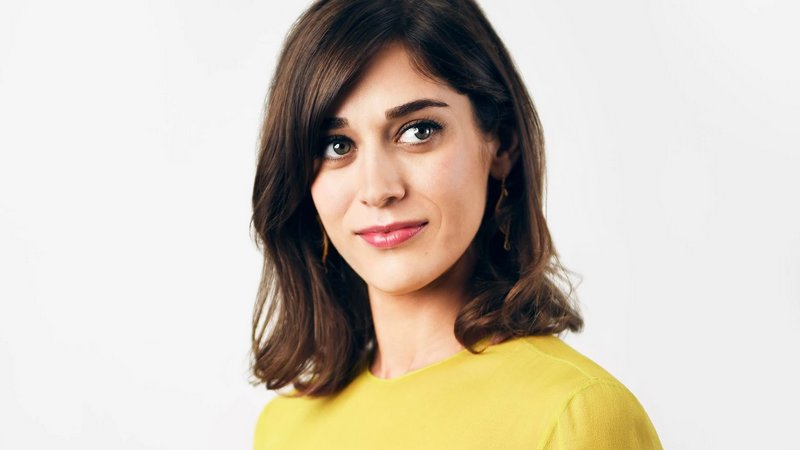 ليزي كابلان - Lizzy Caplan