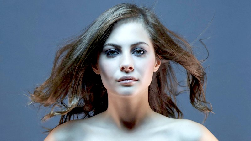 ويلا هولاند - Willa Holland