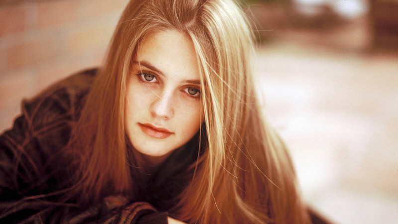 أليسيا سيلفرستون - Alicia Silverstone