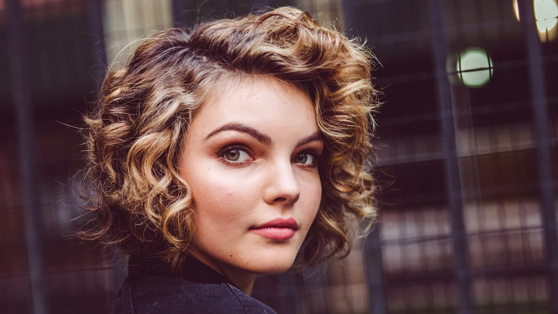 كامرين بيكوندوفا - Camren Bicondova