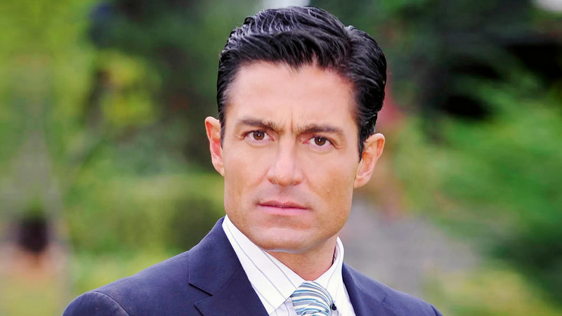 فرناندو كولنج Fernando Colunga