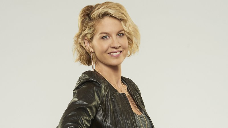 جينا إلفمان - Jenna Elfman