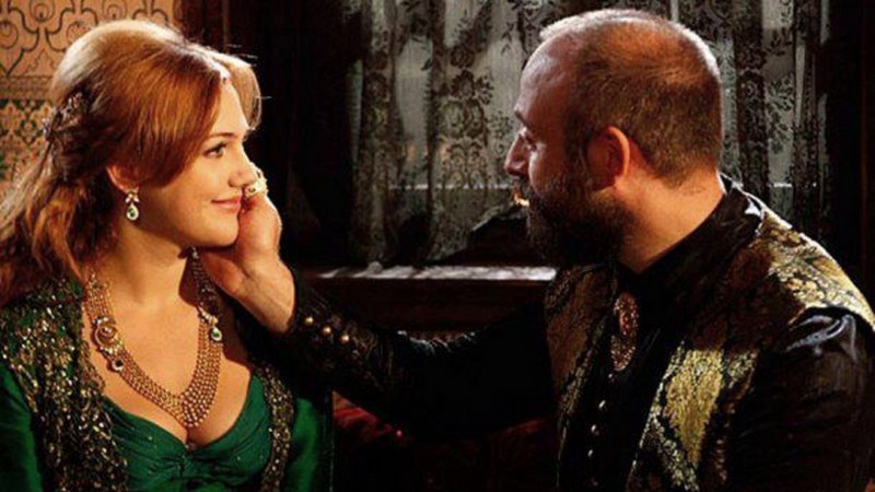 مريم أوزرلي – Meryem Uzerli