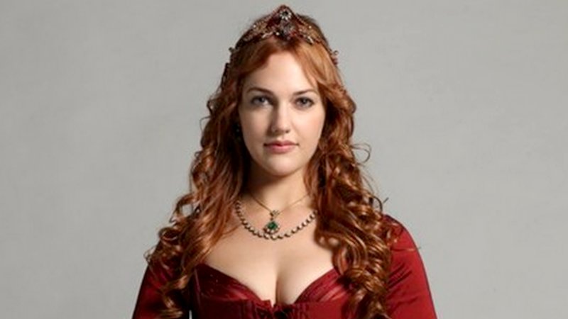 مريم أوزرلي – Meryem Uzerli