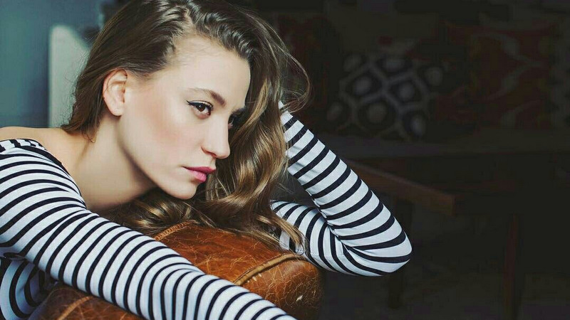 سرناي ساريكايا - Serenay Sarikaya