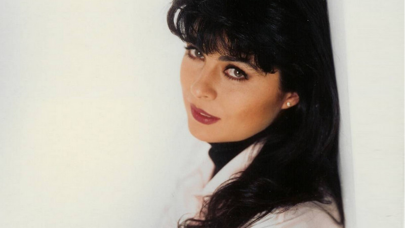 فيكتوريا روفو Victoria Ruffo