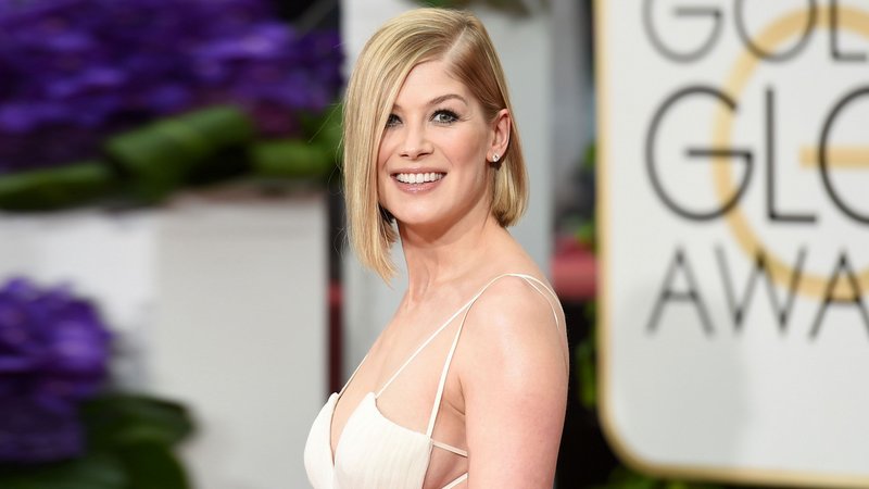 روزاموند بايك - Rosamund Pike