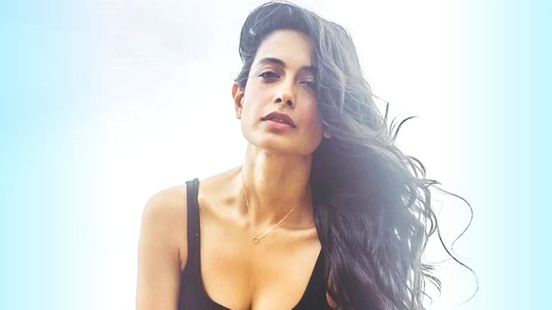 سارة جين دياس - Sarah Jane Dias